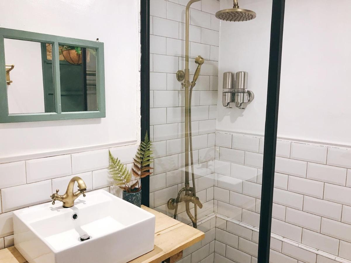 Apartamento 醒覺旅人-訂房後需聯繫轉帳 Tainan Exterior foto
